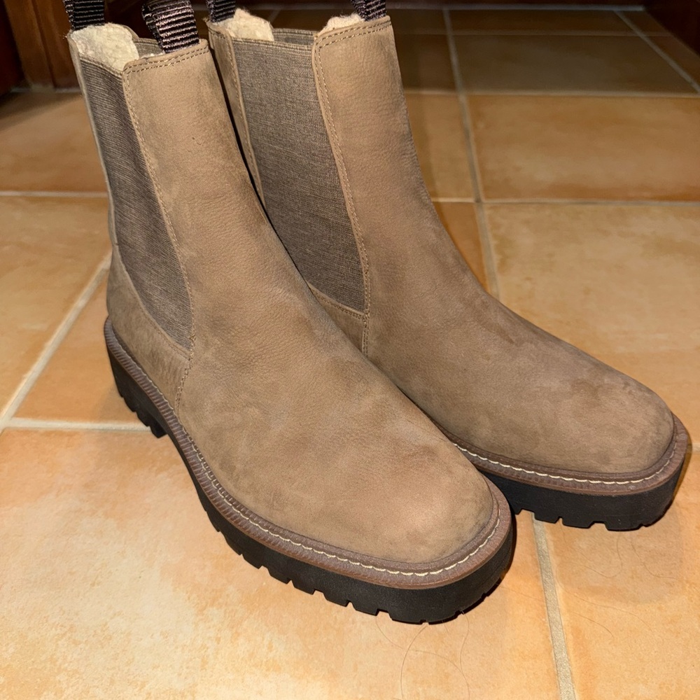 NEVER WORN Sam Edelman Brown Ankle Boots